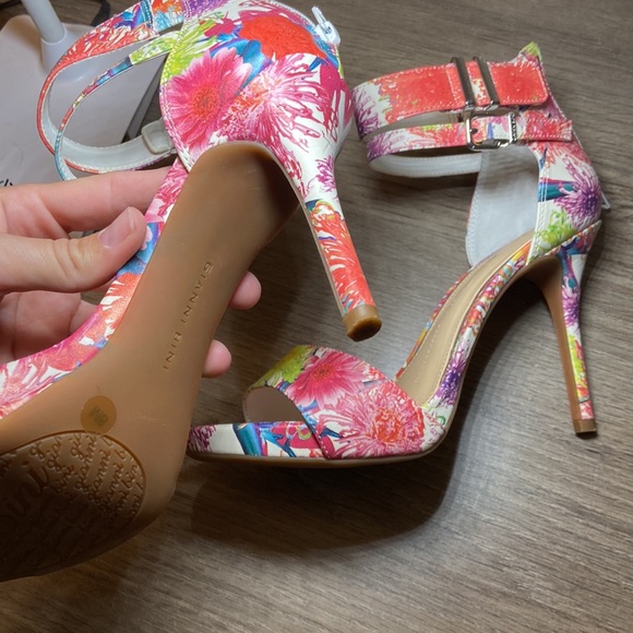 Gianni Bini, size 8, women’s high heels, floral, multicolor - Picture 6 of 6
